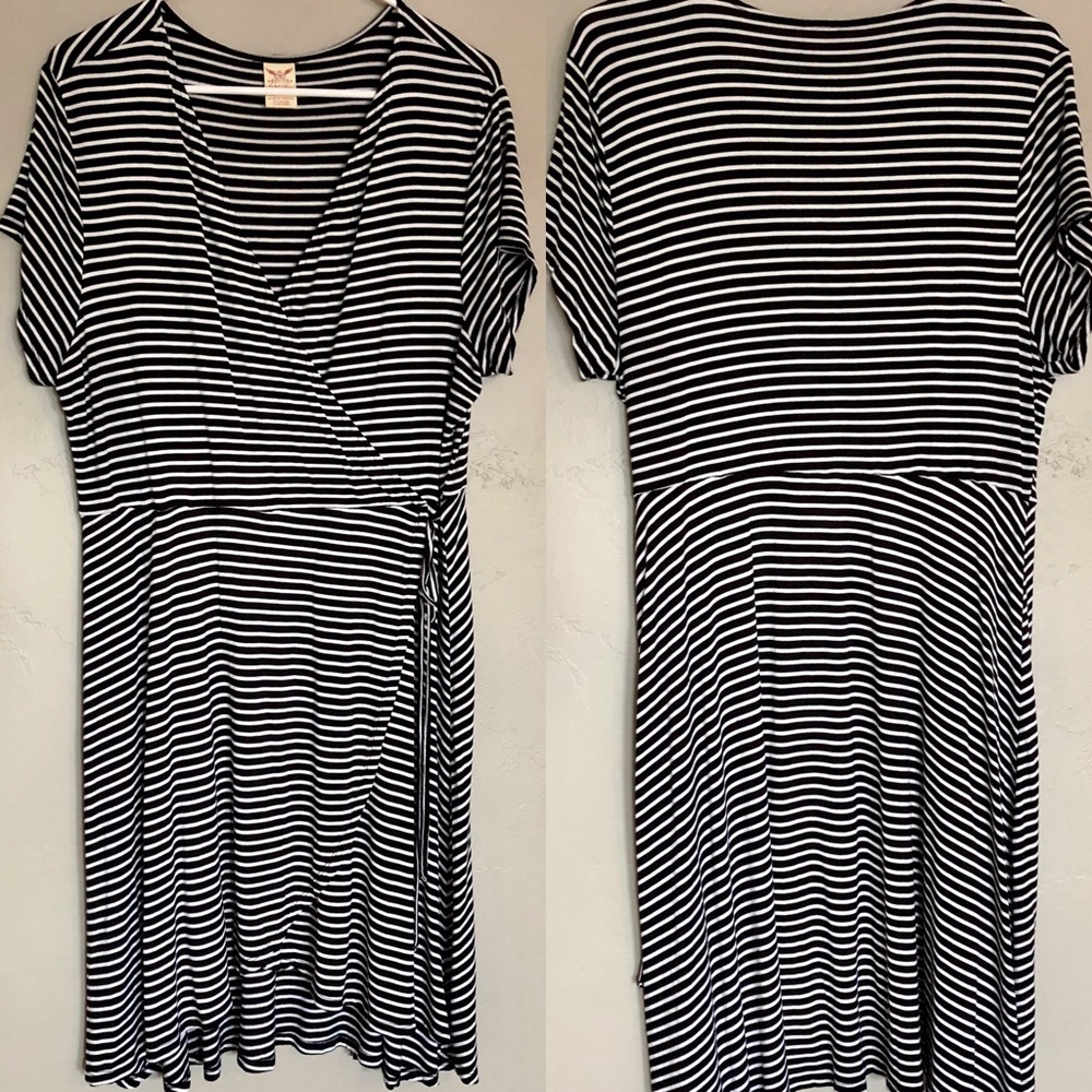 🦋 Faded Glory Mock Wrap Dress